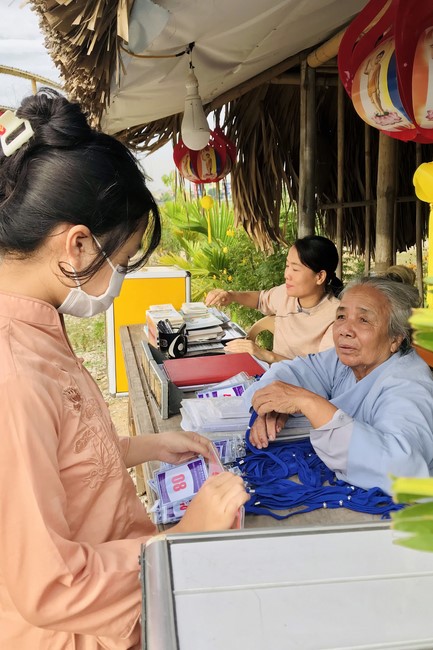 The 1st Retreat The path leading to right direction at Dong Cao Pagoda, Thanh Hoa