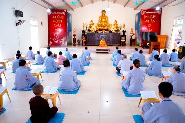 The 1st Retreat The path leading to right direction at Dong Cao Pagoda, Thanh Hoa