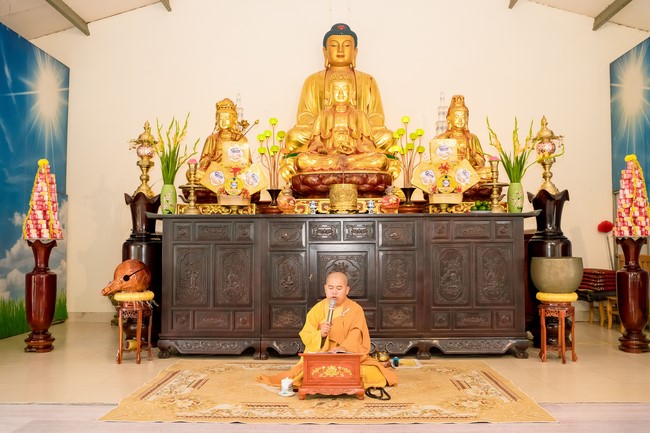 The 1st Retreat The path leading to right direction at Dong Cao Pagoda, Thanh Hoa