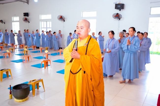 The 1st Retreat The path leading to right direction at Dong Cao Pagoda, Thanh Hoa