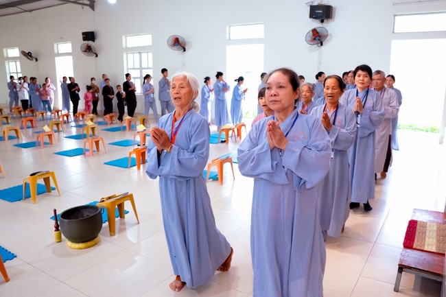 The 1st Retreat The path leading to right direction at Dong Cao Pagoda, Thanh Hoa