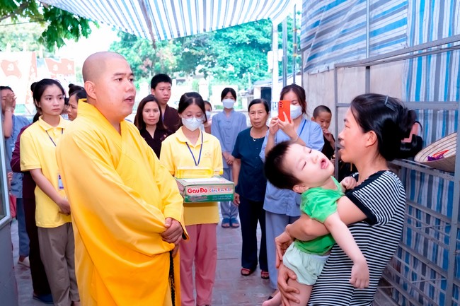 The 1st Retreat The path leading to right direction at Dong Cao Pagoda, Thanh Hoa