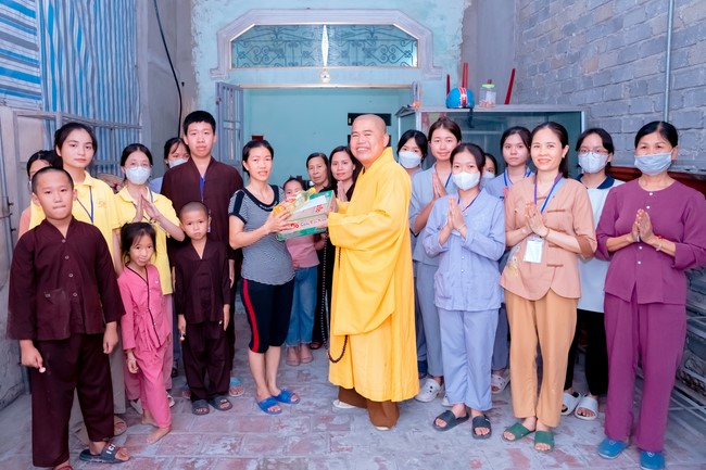 The 1st Retreat The path leading to right direction at Dong Cao Pagoda, Thanh Hoa