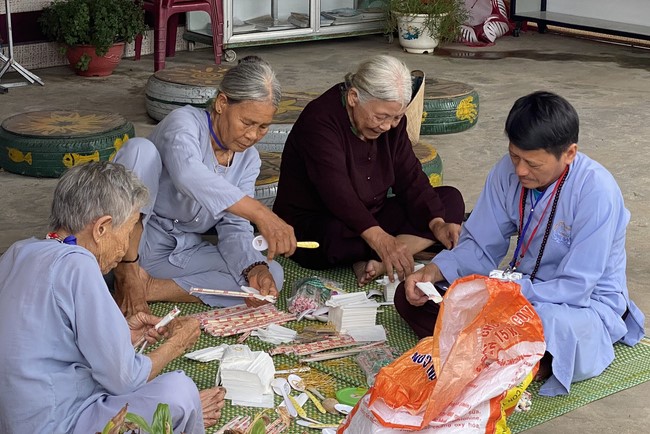 The 1st Retreat The path leading to right direction at Dong Cao Pagoda, Thanh Hoa