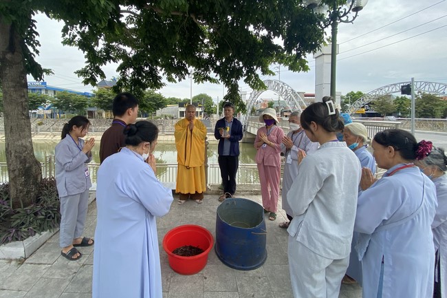 The 1st Retreat The path leading to right direction at Dong Cao Pagoda, Thanh Hoa
