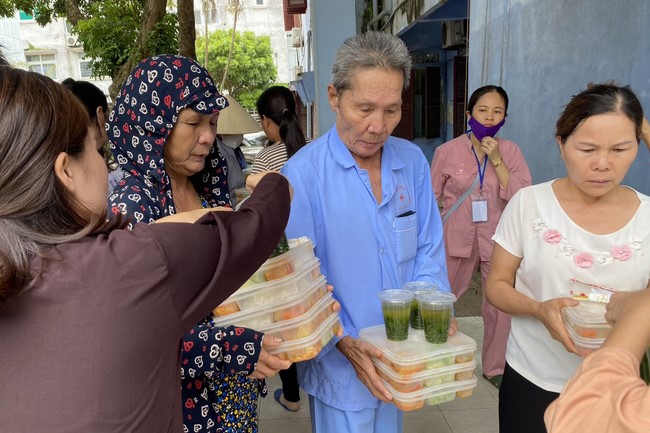 The 1st Retreat The path leading to right direction at Dong Cao Pagoda, Thanh Hoa