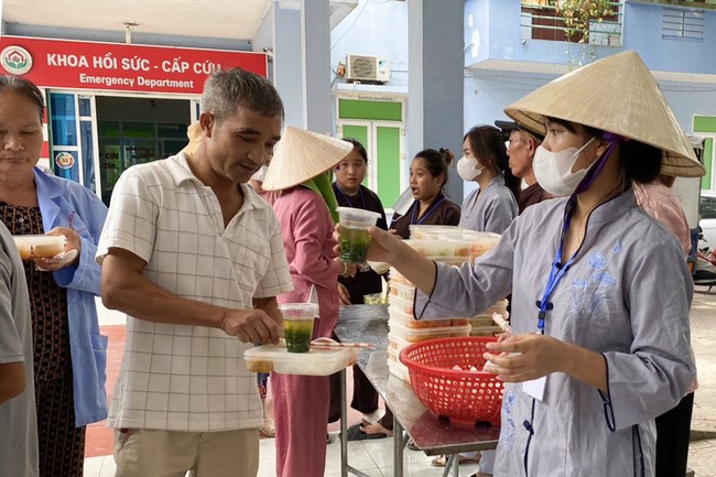The 1st Retreat The path leading to right direction at Dong Cao Pagoda, Thanh Hoa