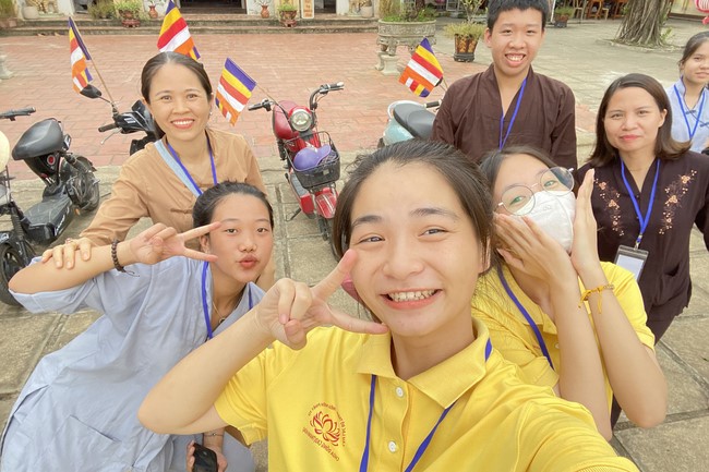The 1st Retreat The path leading to right direction at Dong Cao Pagoda, Thanh Hoa