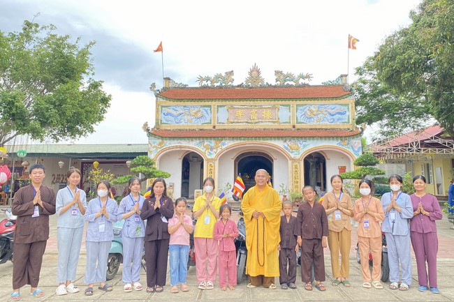 The 1st Retreat The path leading to right direction at Dong Cao Pagoda, Thanh Hoa