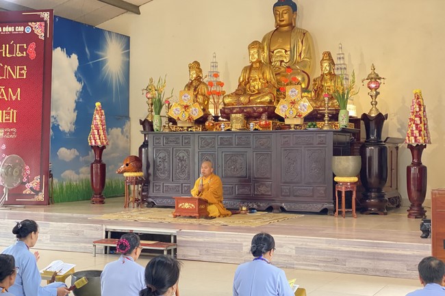 The 1st Retreat The path leading to right direction at Dong Cao Pagoda, Thanh Hoa
