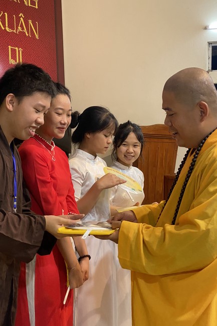 The 1st Retreat The path leading to right direction at Dong Cao Pagoda, Thanh Hoa