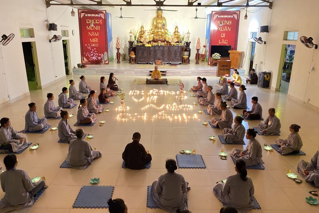 The 1st Retreat The path leading to right direction at Dong Cao Pagoda, Thanh Hoa