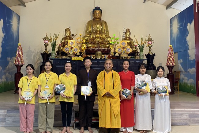 The 1st Retreat The path leading to right direction at Dong Cao Pagoda, Thanh Hoa