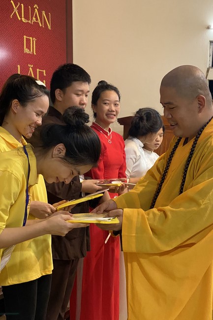 The 1st Retreat The path leading to right direction at Dong Cao Pagoda, Thanh Hoa
