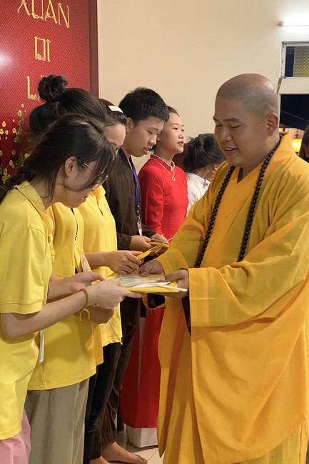 The 1st Retreat The path leading to right direction at Dong Cao Pagoda, Thanh Hoa