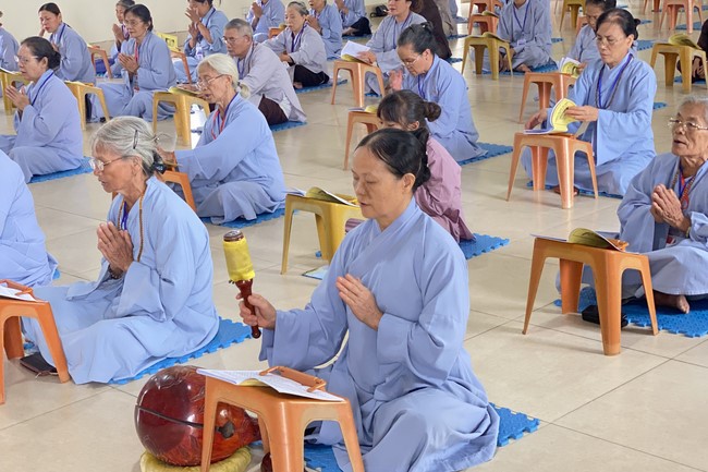 The 1st Retreat The path leading to right direction at Dong Cao Pagoda, Thanh Hoa