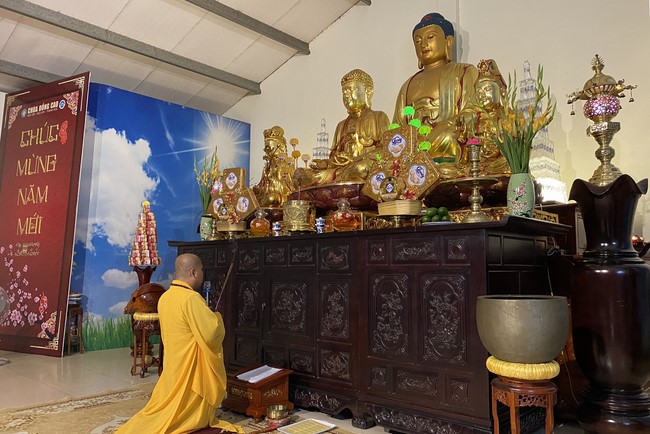 The 1st Retreat The path leading to right direction at Dong Cao Pagoda, Thanh Hoa