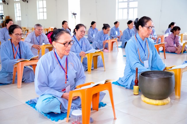 The 1st Retreat The path leading to right direction at Dong Cao Pagoda, Thanh Hoa