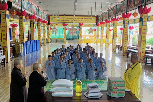 Offering to the rain-retreat schools of Dong Cao Pagoda, Thanh Hoa