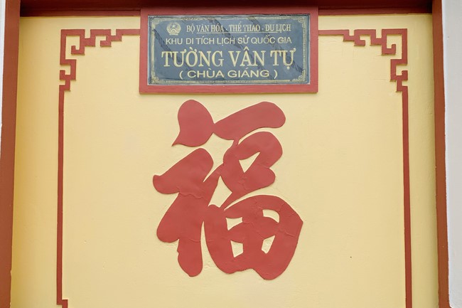 Offering to the rain-retreat schools of Dong Cao Pagoda, Thanh Hoa