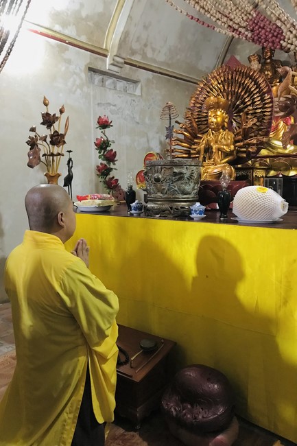 Offering to the rain-retreat schools of Dong Cao Pagoda, Thanh Hoa