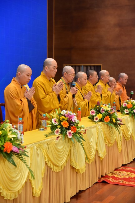 Permanent Director Board of Vietnam Buddhist Sangha visit Hoang Phap Pagoda