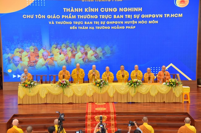 Permanent Director Board of Vietnam Buddhist Sangha visit Hoang Phap Pagoda