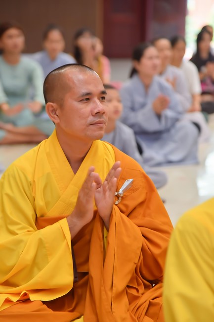 Permanent Director Board of Vietnam Buddhist Sangha visit Hoang Phap Pagoda
