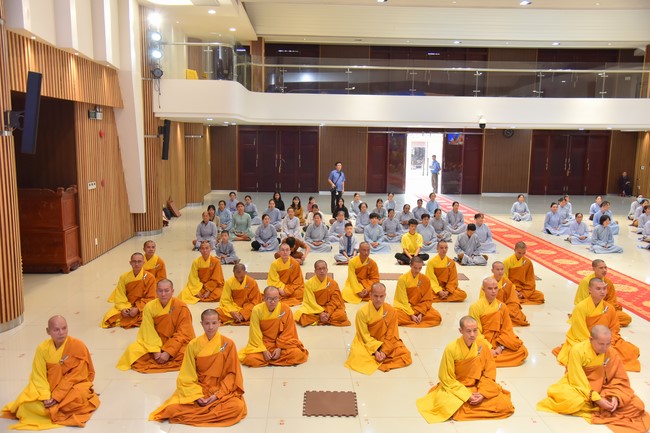 Permanent Director Board of Vietnam Buddhist Sangha visit Hoang Phap Pagoda
