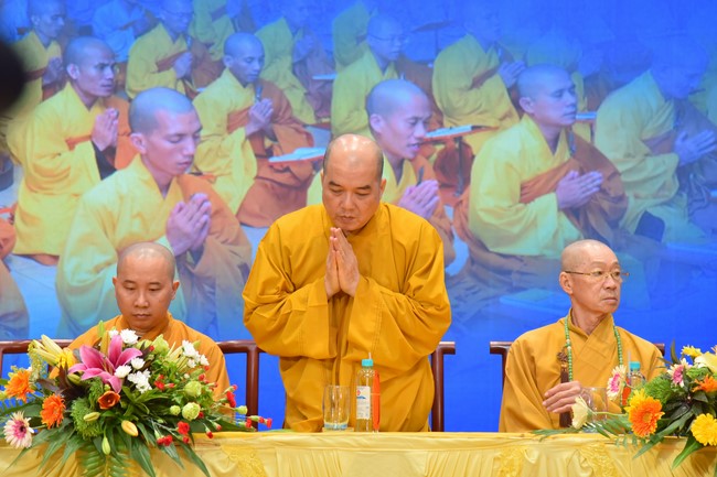 Permanent Director Board of Vietnam Buddhist Sangha visit Hoang Phap Pagoda