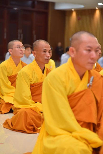 Permanent Director Board of Vietnam Buddhist Sangha visit Hoang Phap Pagoda