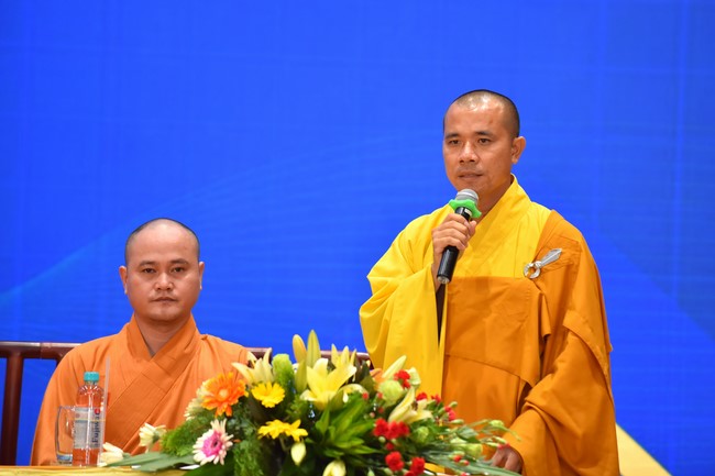 Permanent Director Board of Vietnam Buddhist Sangha visit Hoang Phap Pagoda