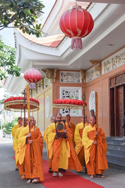 Permanent Director Board of Vietnam Buddhist Sangha visit Hoang Phap Pagoda