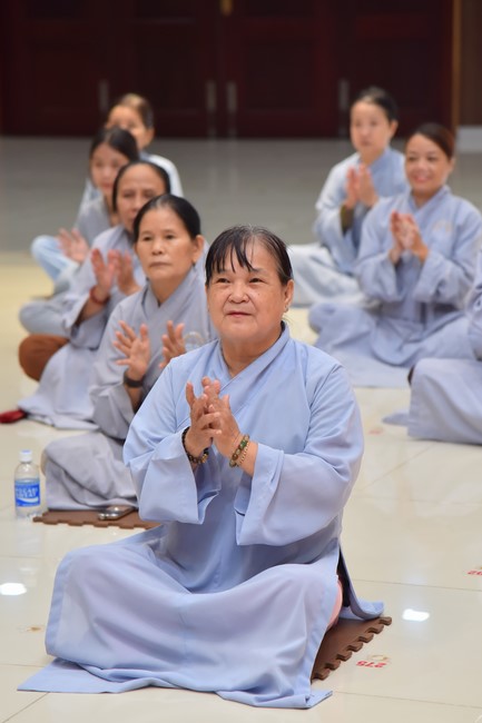 Permanent Director Board of Vietnam Buddhist Sangha visit Hoang Phap Pagoda