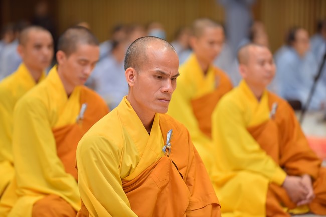 Permanent Director Board of Vietnam Buddhist Sangha visit Hoang Phap Pagoda