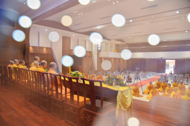 Permanent Director Board of Vietnam Buddhist Sangha visit Hoang Phap Pagoda