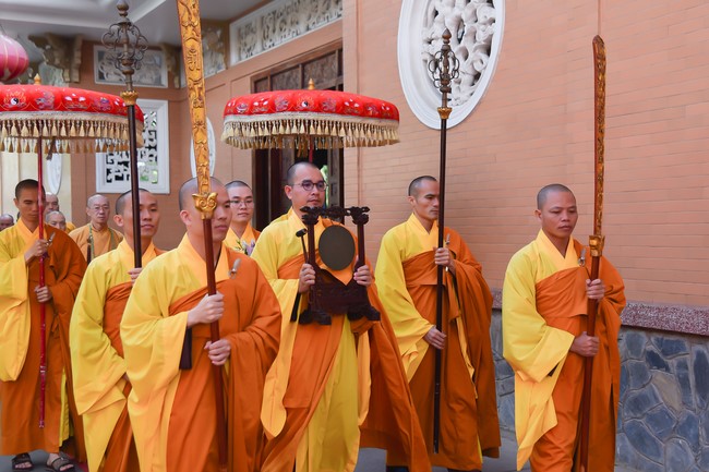 Permanent Director Board of Vietnam Buddhist Sangha visit Hoang Phap Pagoda