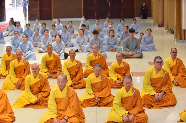 Permanent Director Board of Vietnam Buddhist Sangha visit Hoang Phap Pagoda