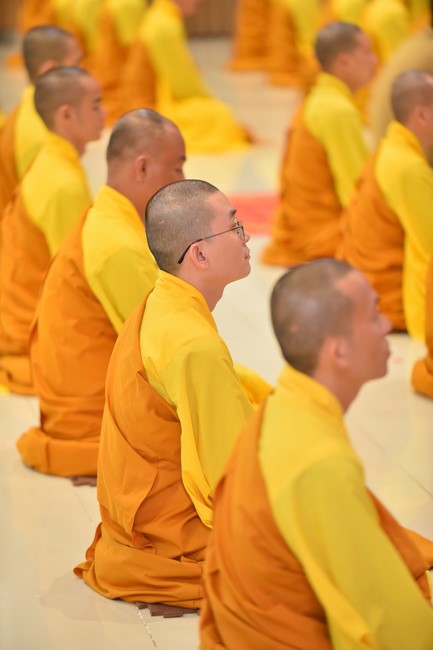 Permanent Director Board of Vietnam Buddhist Sangha visit Hoang Phap Pagoda