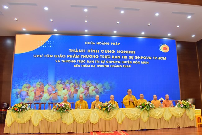 Permanent Director Board of Vietnam Buddhist Sangha visit Hoang Phap Pagoda