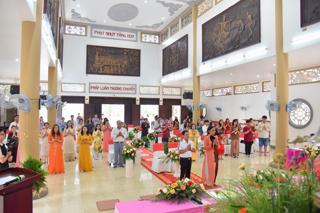 Wedding Ceremony at the pagoda