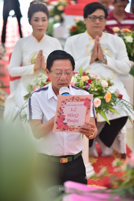 Wedding Ceremony at the pagoda