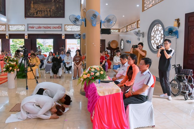 Wedding Ceremony at the pagoda