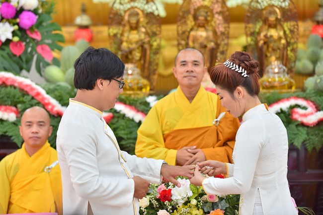 Wedding Ceremony at the pagoda