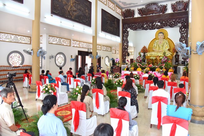 Wedding Ceremony at the pagoda
