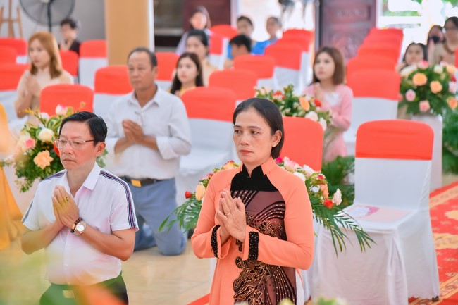 Wedding Ceremony at the pagoda