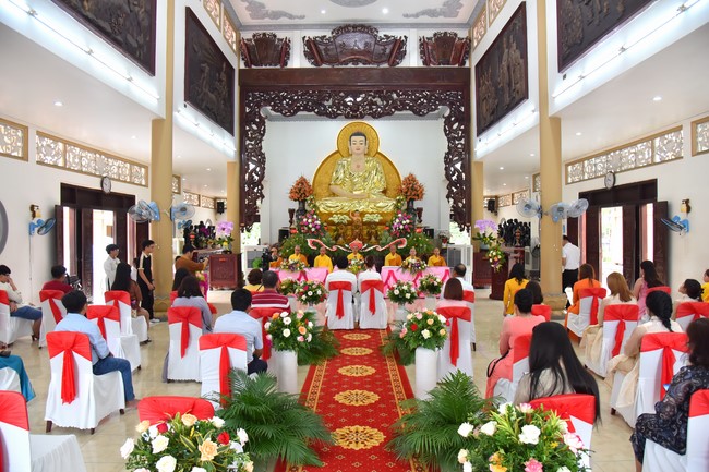 Wedding Ceremony at the pagoda