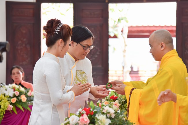 Wedding Ceremony at the pagoda