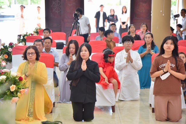 Wedding Ceremony at the pagoda