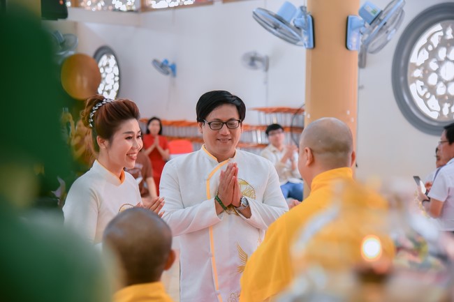 Wedding Ceremony at the pagoda